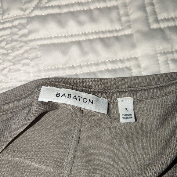 Aritzia BABATON Beige Casual Minimalist Sami Scoop Pocket Tee T-Shirt Size Small - Picture 6 of 8